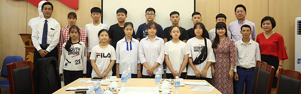 Vietnamese students visiting Japan