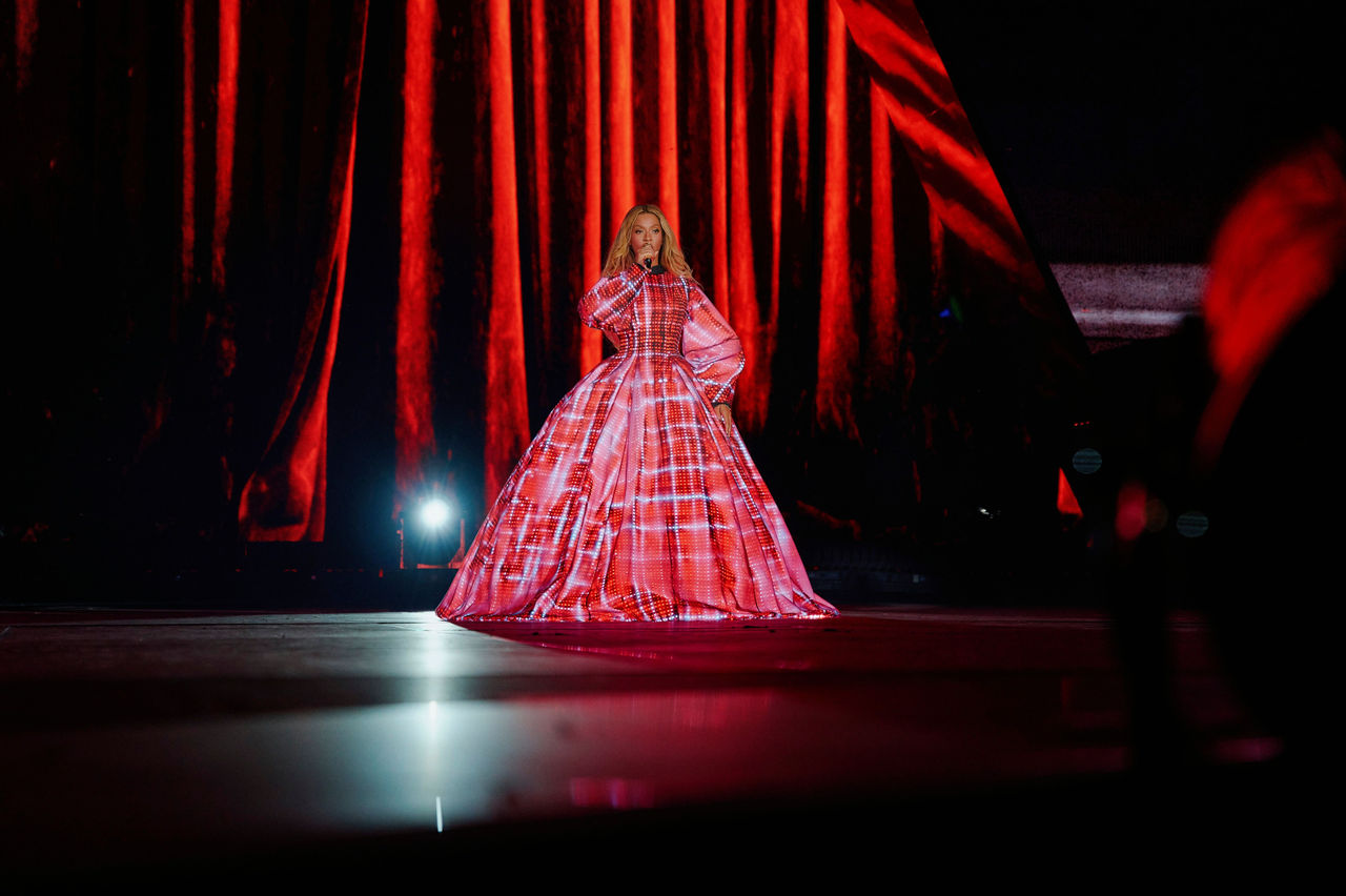 アメリカ・ロサンゼルスで開幕した最新ワールドツアーの初回公演（ANREALAGE提供画像）