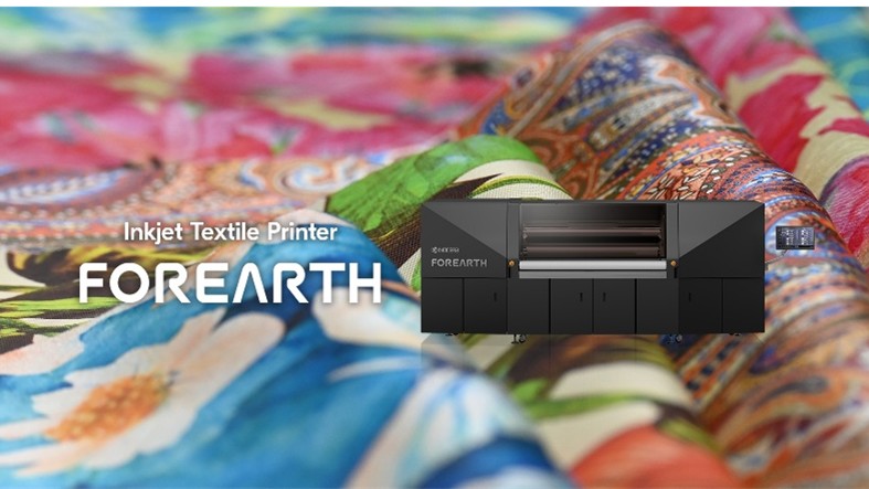 （左）代表取締役社長　長井 孝