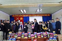 奨学金を授与された学生