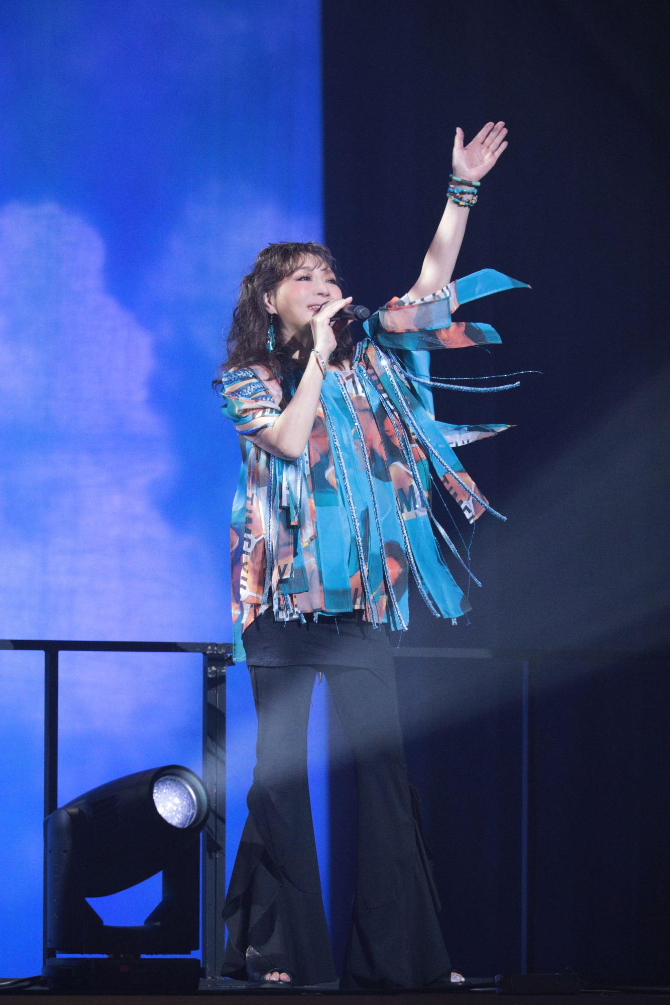 アーティスト 杏里の2025年ライブツアー衣装制作を支援 FOREARTHのサステナブルな製品コンセプトに共感、ツアー初日にお披露目